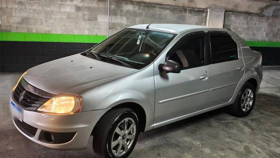 RENAULT LOGAN 1.0 EXPRESSION 16V FLEX 4P MANUAL RENAULT LOGAN 1.0 EXPRESSION 16V FLEX 4P MANUAL